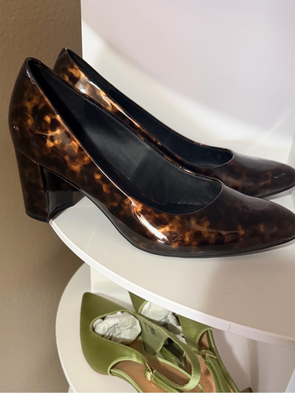 AEROSOLES Women's Dark Brown Tortoise Shell Print Patent Round-Toe Pumps
